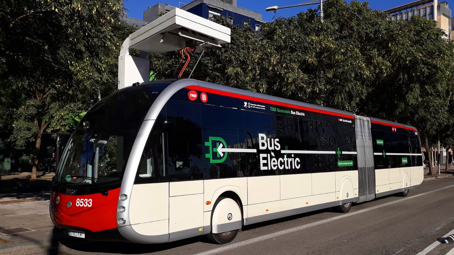 Los primeros autobuses Irizar de 18m, 100% eléctricos, cero emisiones  circularán por la ciudad de Barcelona
