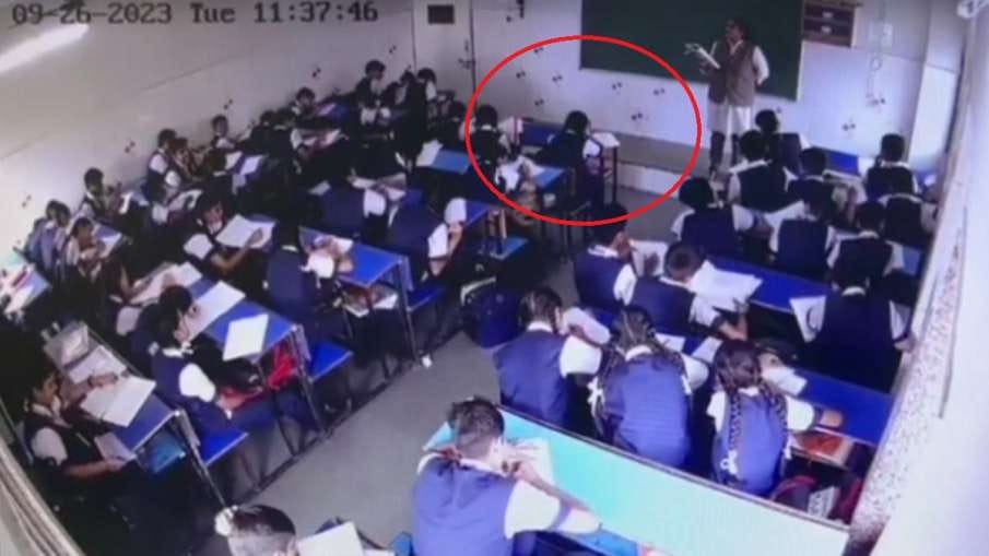 girl heart attack in classroom- India TV Hindi