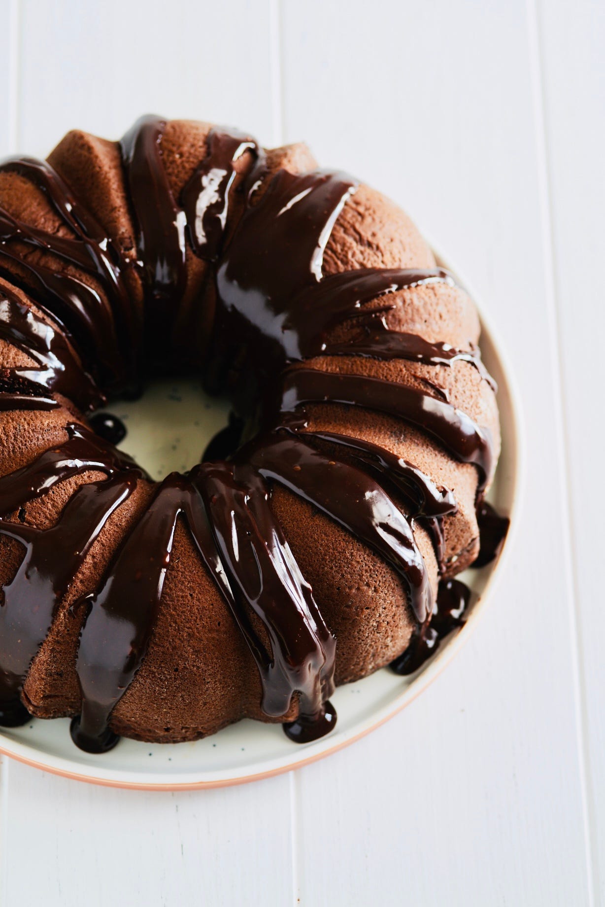 Chocolate Bundt Cake {Using Cake Mix!} - The Seasoned Mom