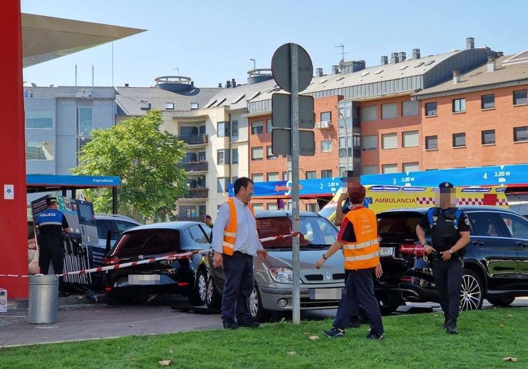 Fallece un hombre en un accidente múltiple en una gasolinera de León.