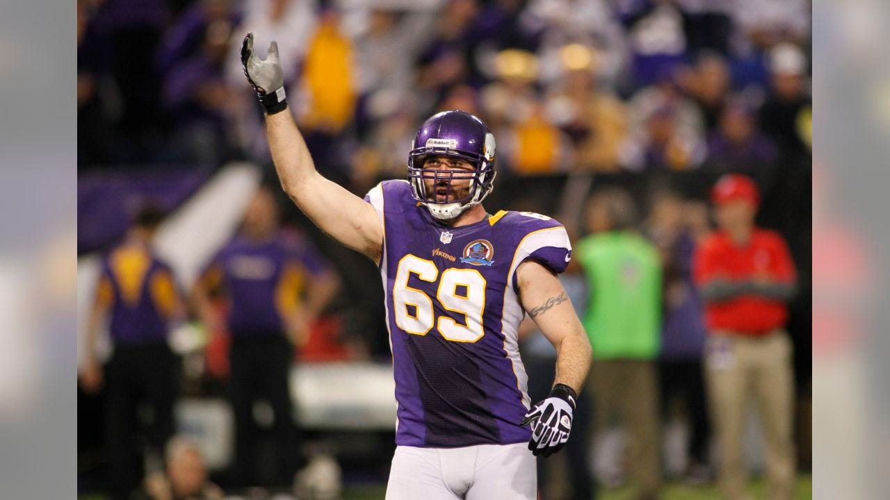 Minnesota Vikings defensive end Jared Allen during the second half of an NFL football game against the Chicago Bears Sunday, Dec. 9, 2012, in Minneapolis. (AP Photo/Andy King)