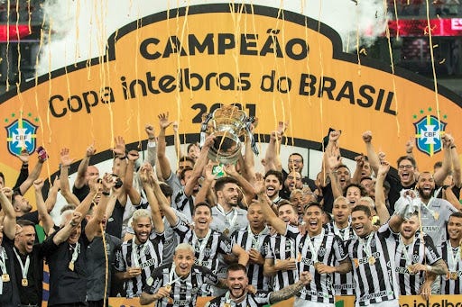 Tríplice Coroa do Galo