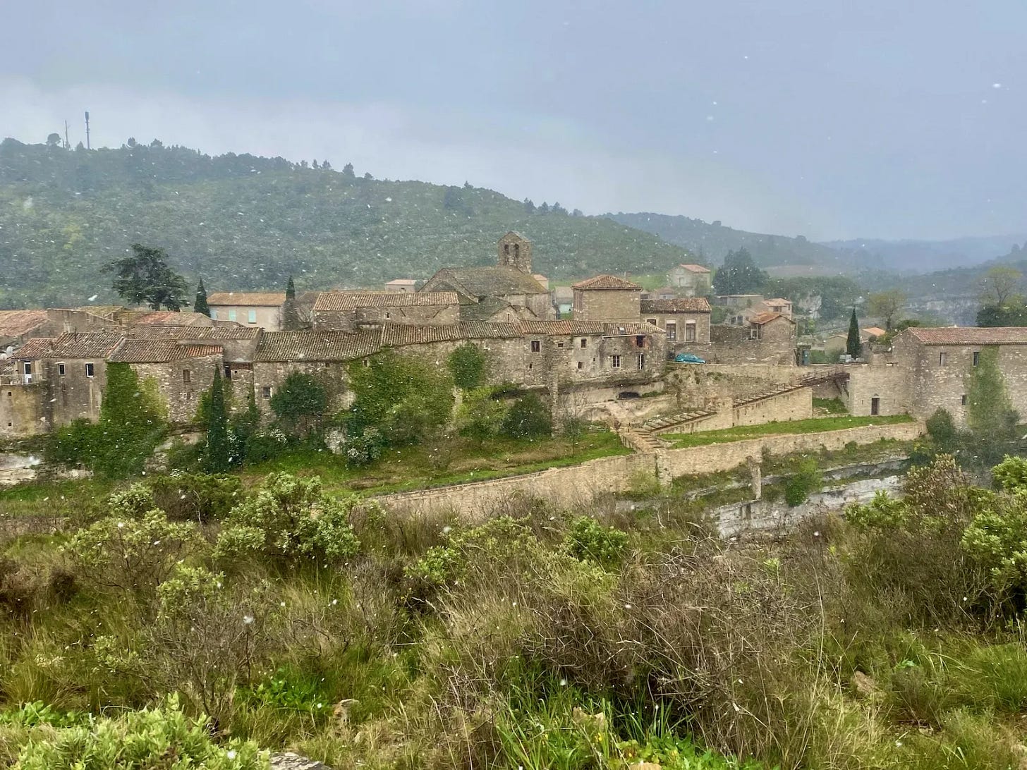 Il neige sur Minerve Il neige sur Minerve