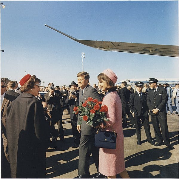 File:President and Mrs. Kennedy arrive at Dallas. President Kennedy, Mrs. Kennedy, others. Dallas, TX, Love Field. - NARA - 194273.jpg