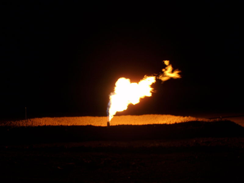 File:North Dakota Flaring of Gas.JPG