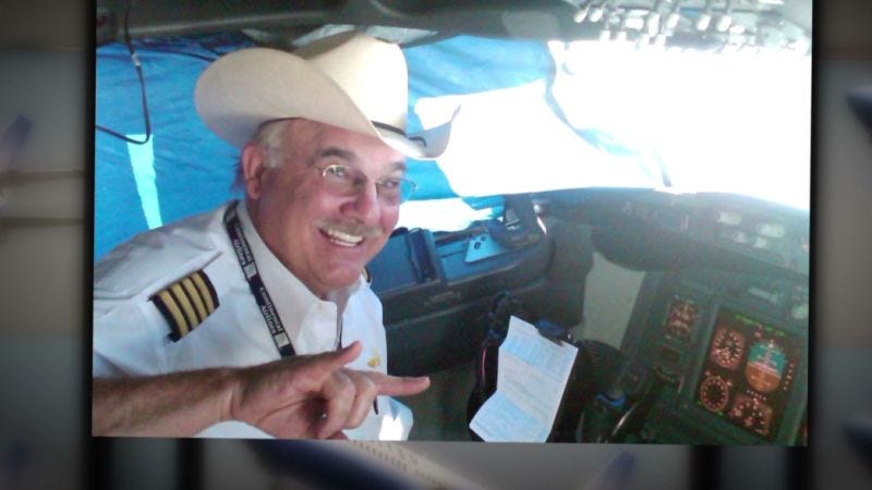 Captain of diverted flight dies after heart attack | CNN