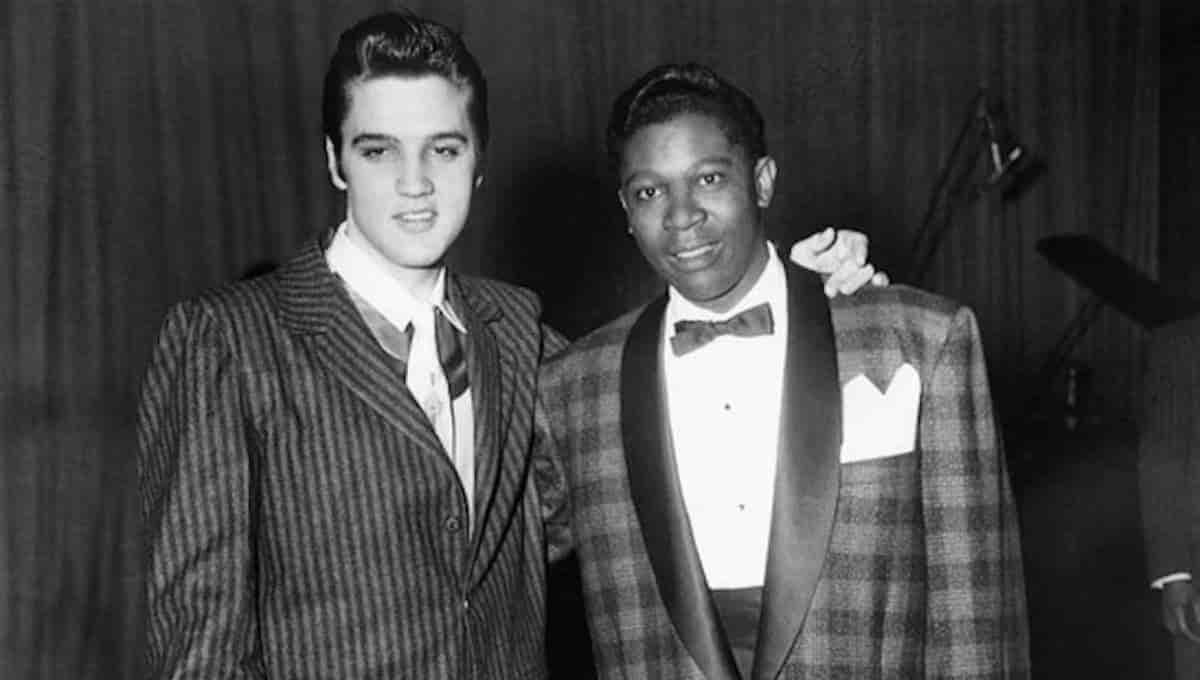 Black and white photo of Elvis Presley and BB King.