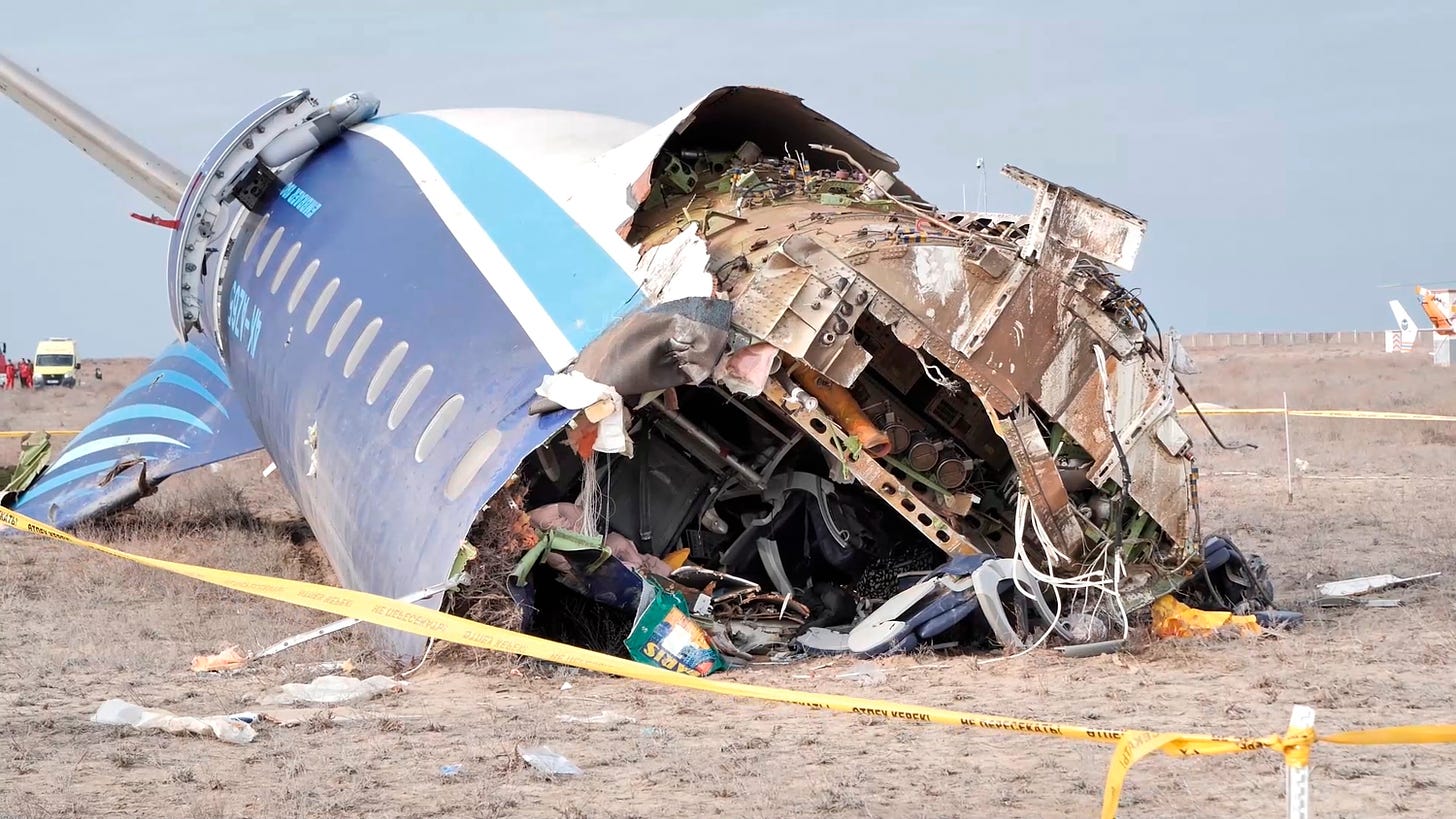 Los puntos oscuros del accidente de avión en Corea que dejó 179 muertos: el  'mayday', el tren de aterrizaje, exceso de velocidad y un muro al final de  la pista | Internacional