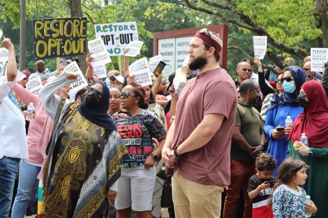 Muslim parents protest