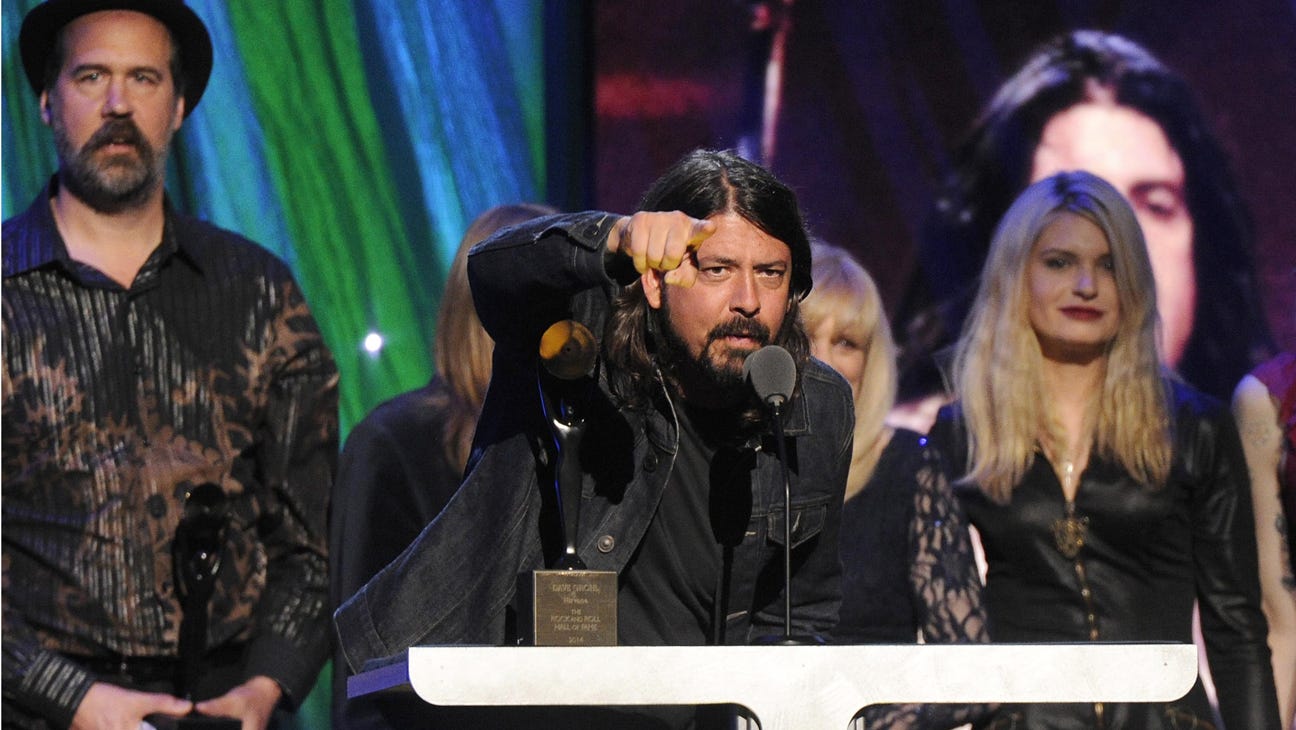 Rock Hall of Fame: Dave Grohl on Nirvana Honors, Reuniting with Courtney  Love: 'It Was Beautiful' (Q&A)