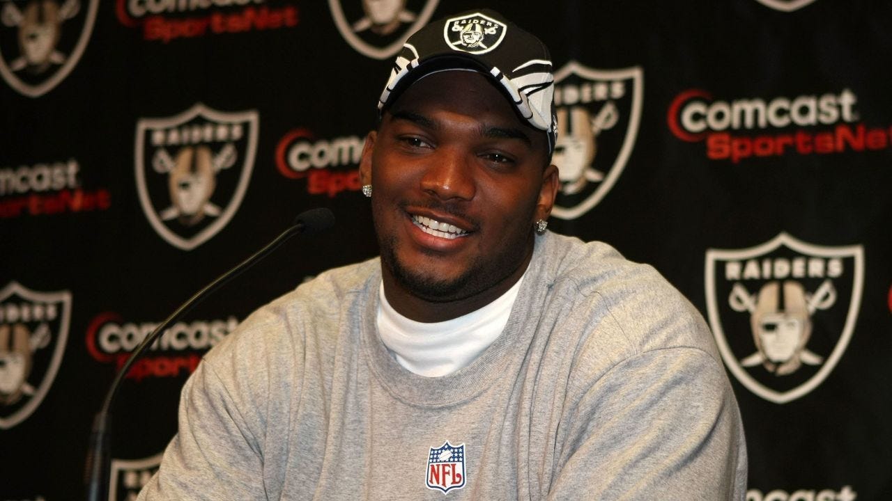 Ex-Raiders QB JaMarcus Russell made it rain during his rookie talent show |  theScore.com