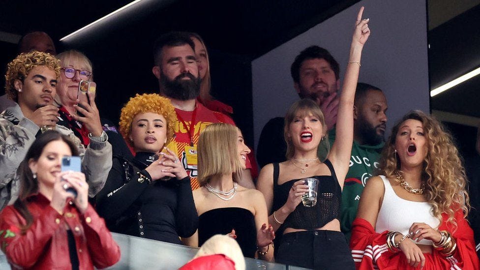 Super Bowl 2024: Taylor Swift celebrates boyfriend Travis Kelce's NFL win -  BBC News