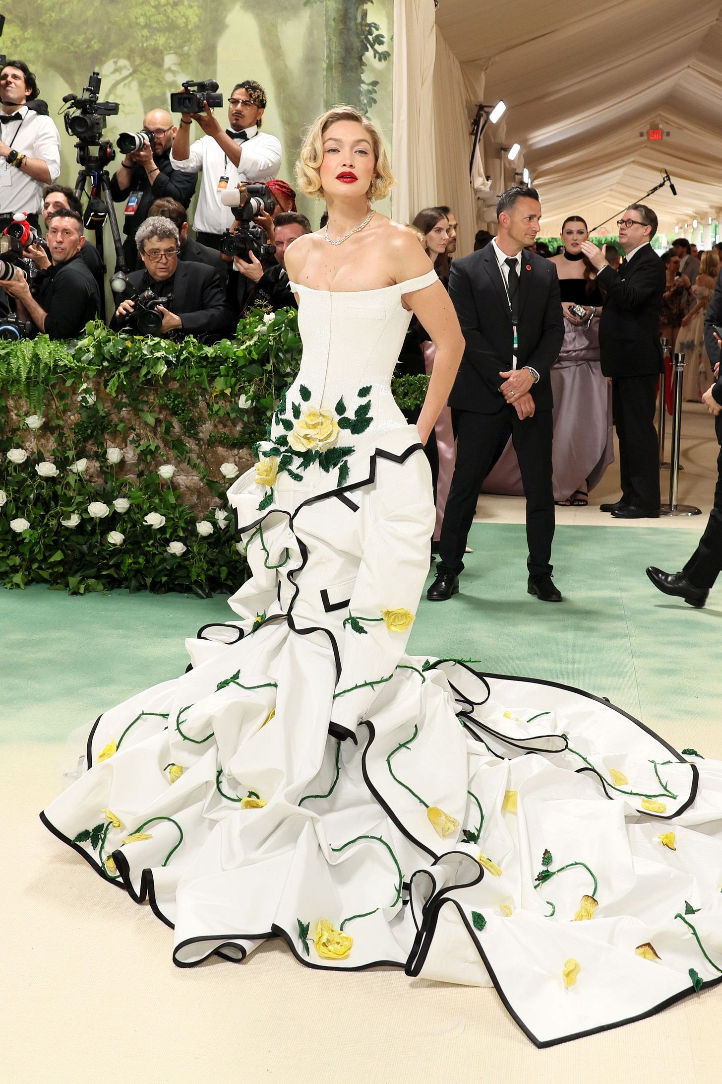 Gigi Hadid's Dress For The Met Gala 2024 Took Over 13,500 Hours To Create |  British Vogue
