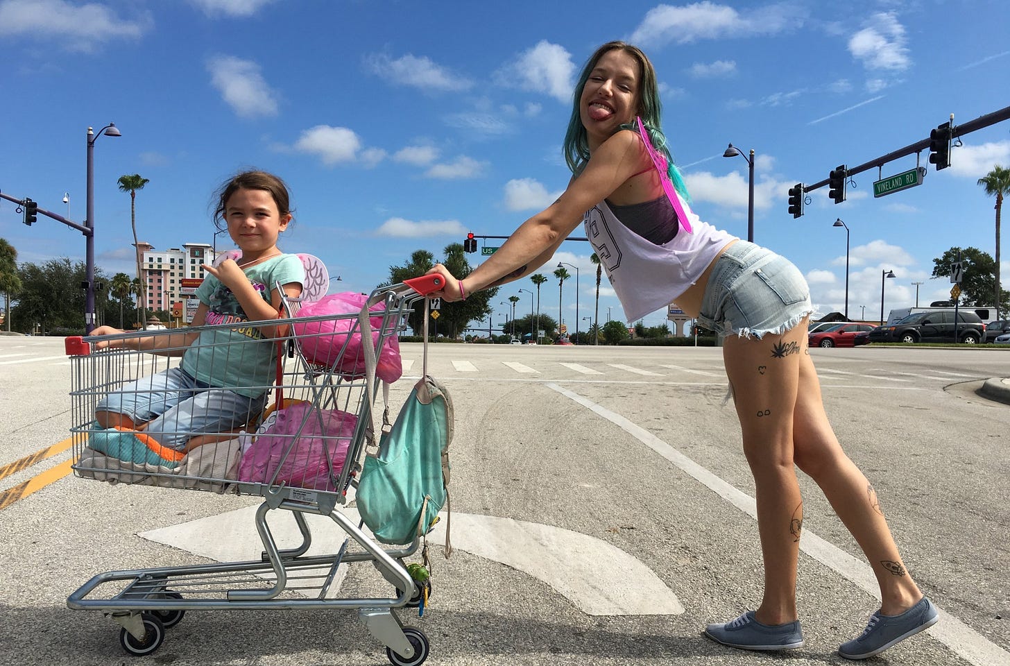 The Florida Project, set in a cheap motel near Disney, is one of 2017's  best films | Vox