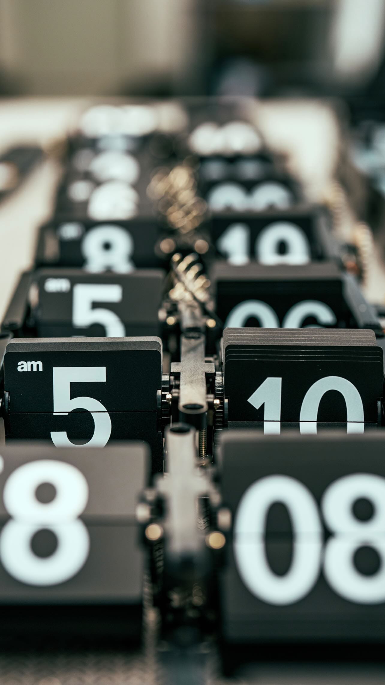 Special Projects: Twemco QT-30 Frogskin Flip Clock