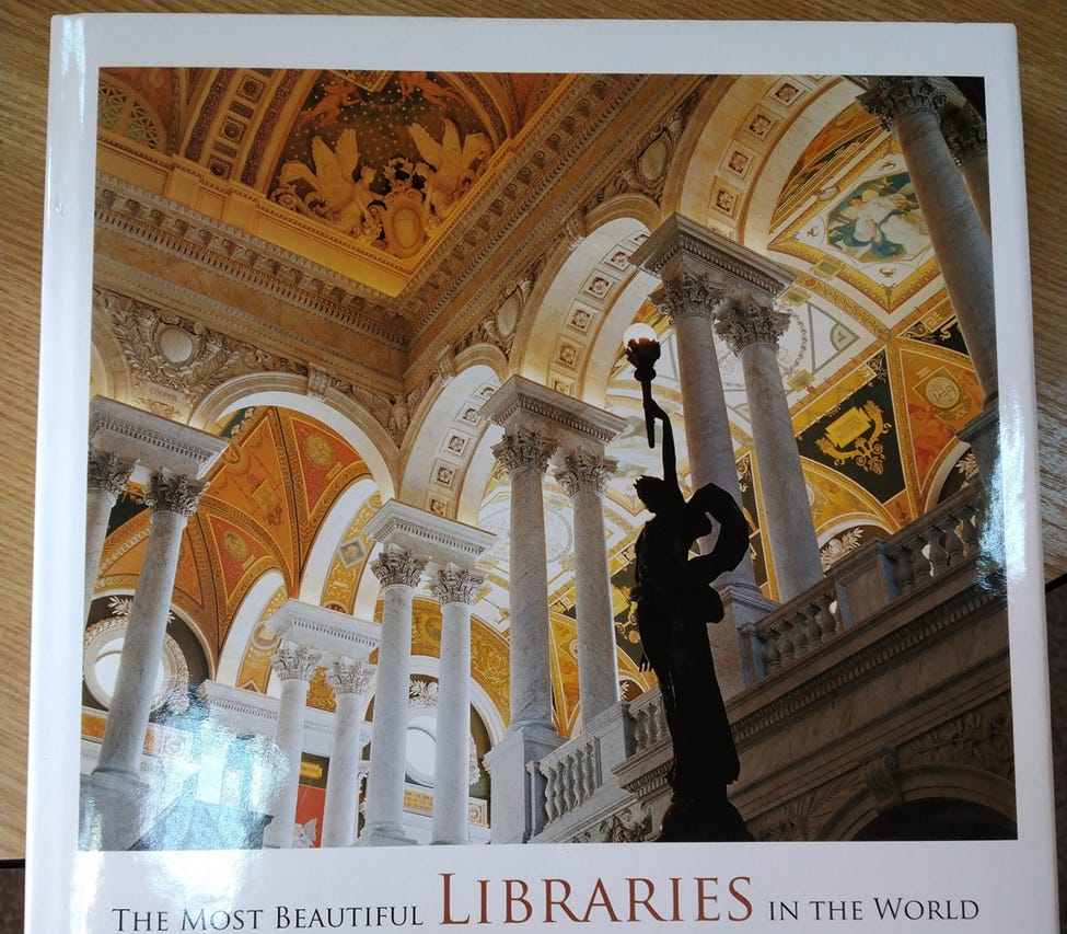 Volumul din care am aflat despre Biblioteca Palatului Național din Mafra