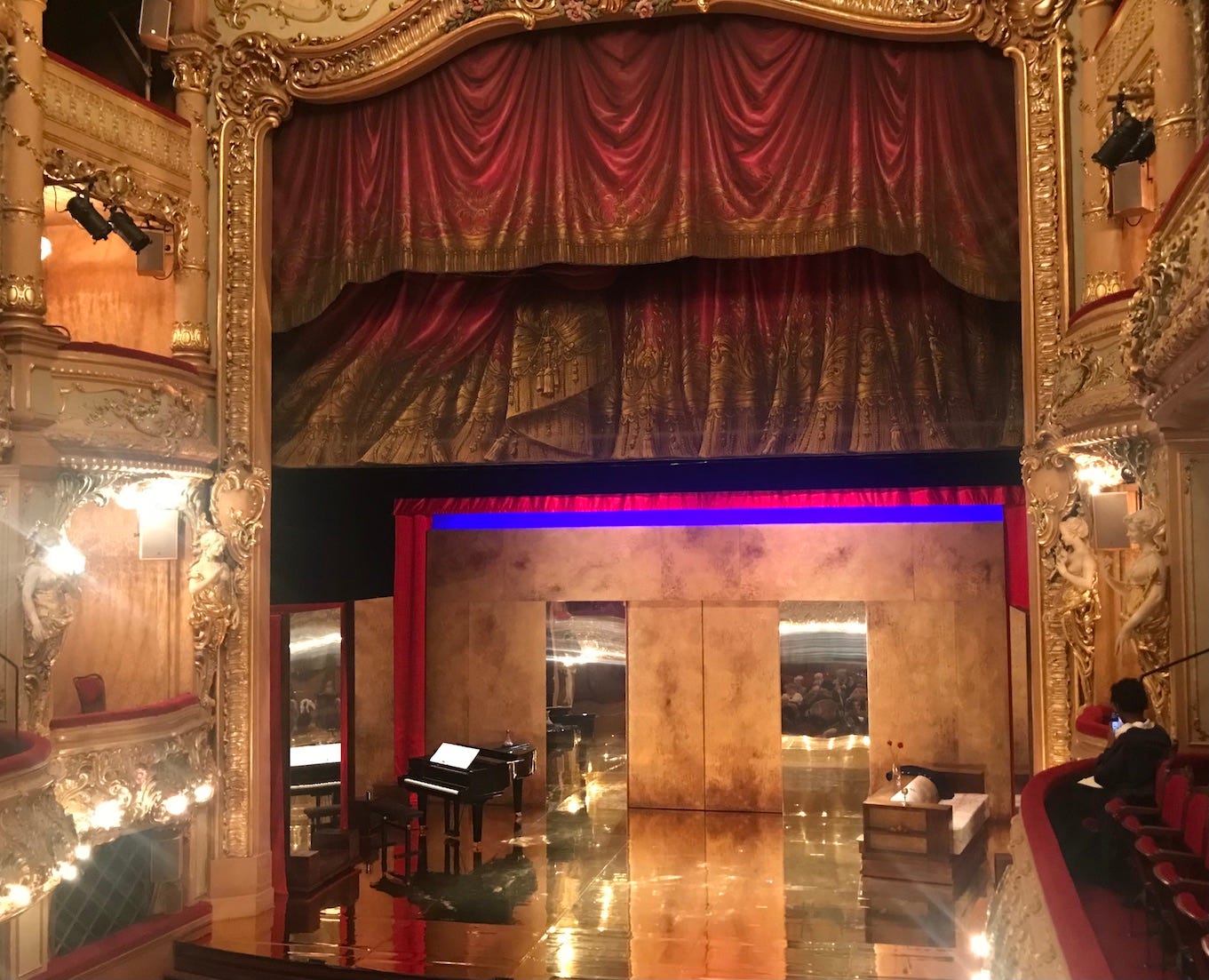 Scène et salle du théâtre de l'Athénée, Paris, 2023
