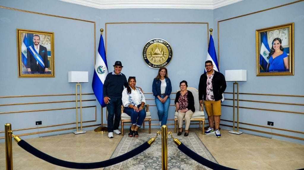 Practical guide on a dictator while looking cool in the process