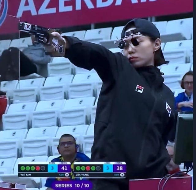 Yeji Kim sets a new world record in the women's 25m pistol competition :  r/pics