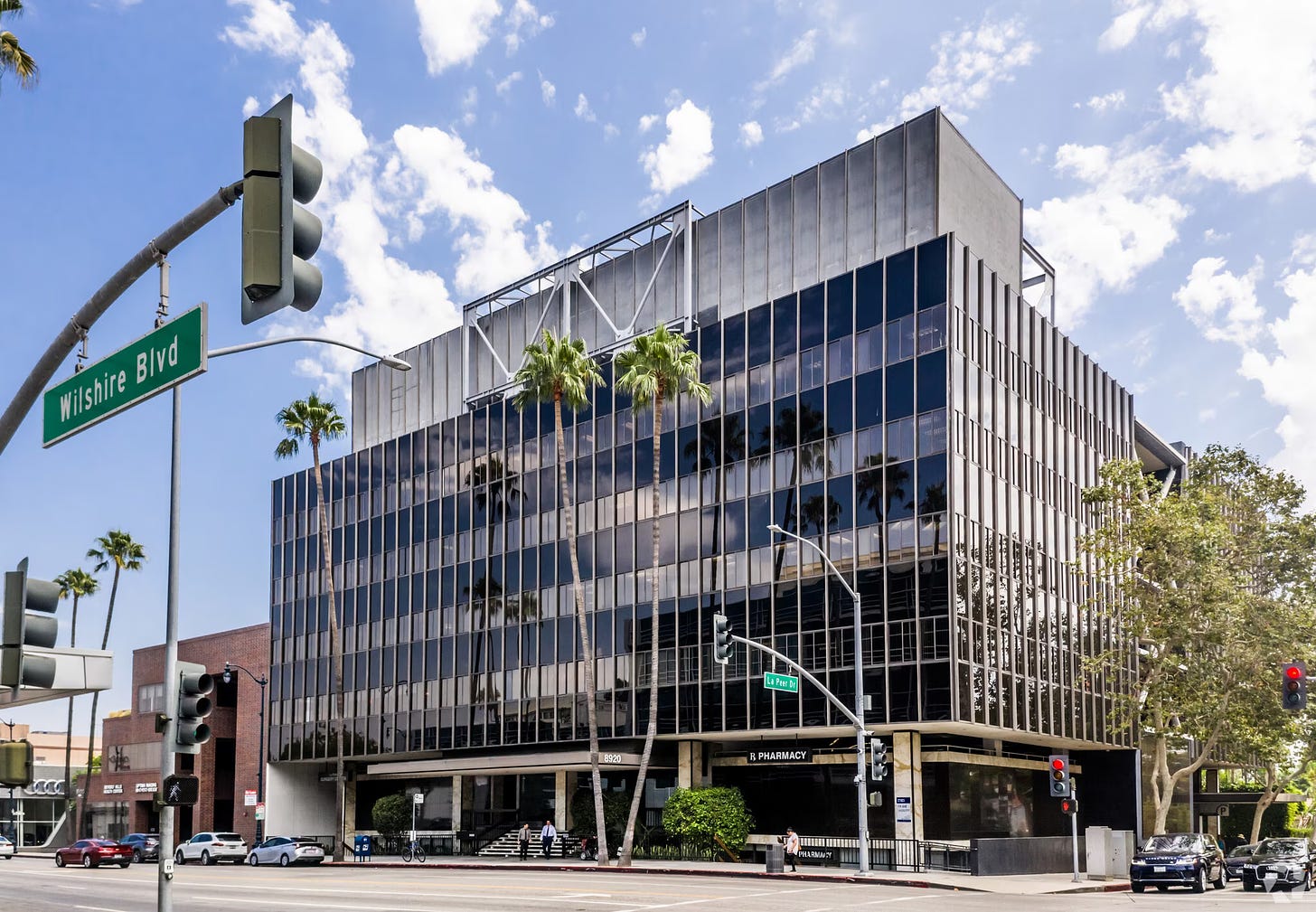 Photo of the Beverly Hills Medical Center on Wilshire Boulevard