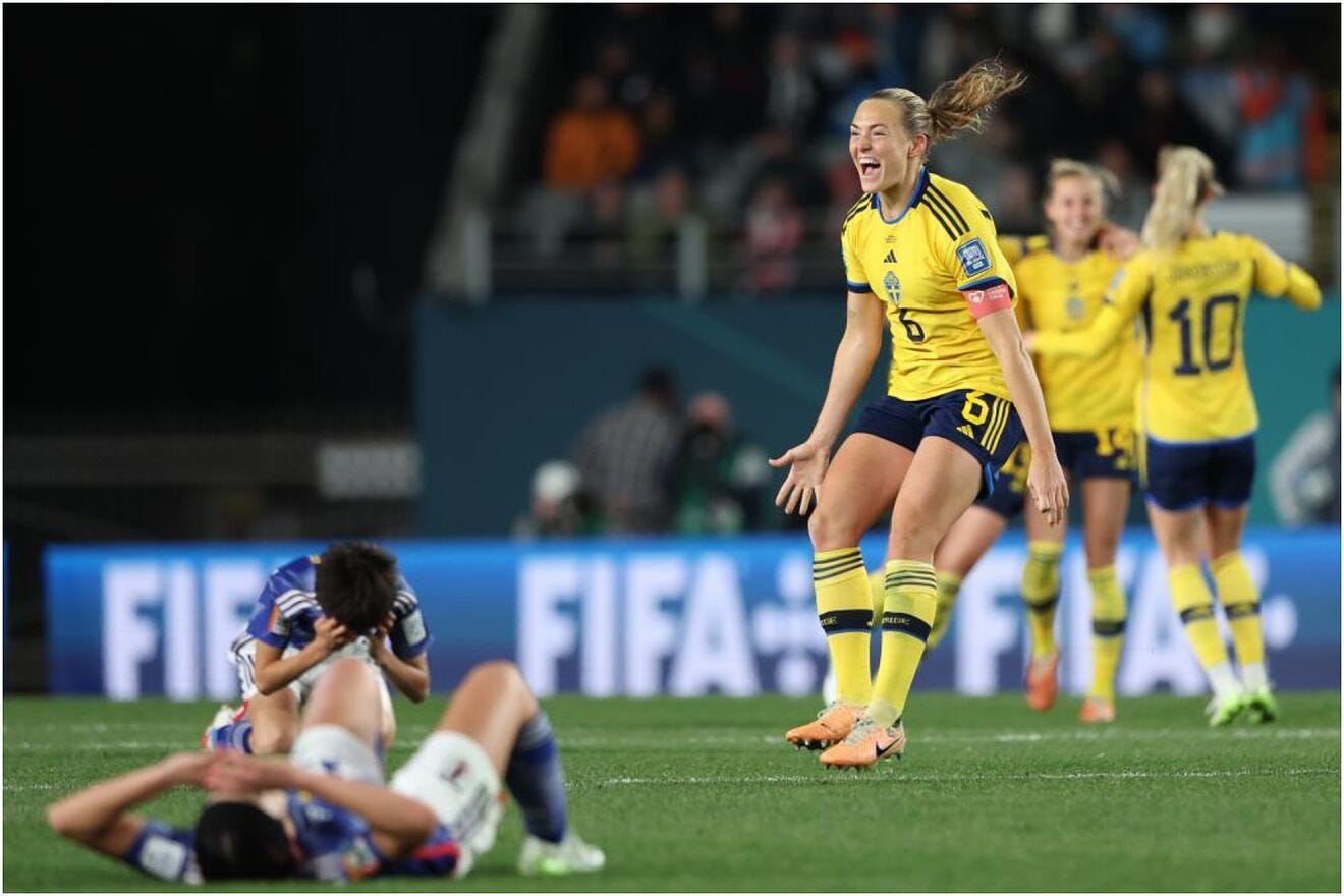 Suecia celebrando la victoria ante Japón.