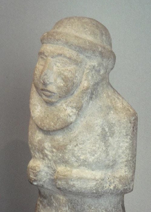 Portrait of a probable Uruk King-Priest with a brimmed round hat and large beard, excavated in Uruk and dated to 3300 BC. Louvre Museum. (CC BY-SA 2.0)