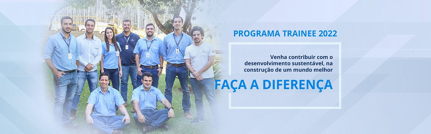 10 trainees fardados e com crachá posam para a foto, sendo uma mulher. Faça a diferença. Trainee 2022.