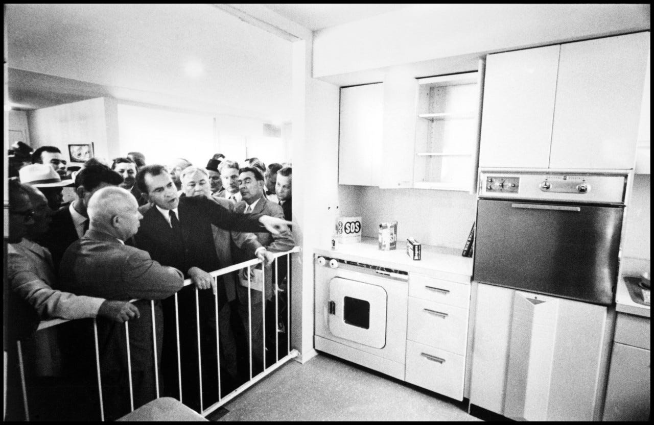 Behind the Image: The Kitchen Debate • Elliott Erwitt • Magnum Photos