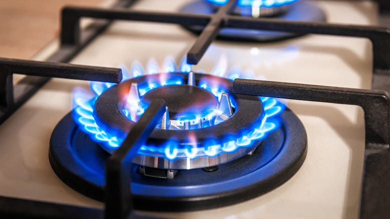 The Best Way To Thoroughly Clean Your Gas Stovetop