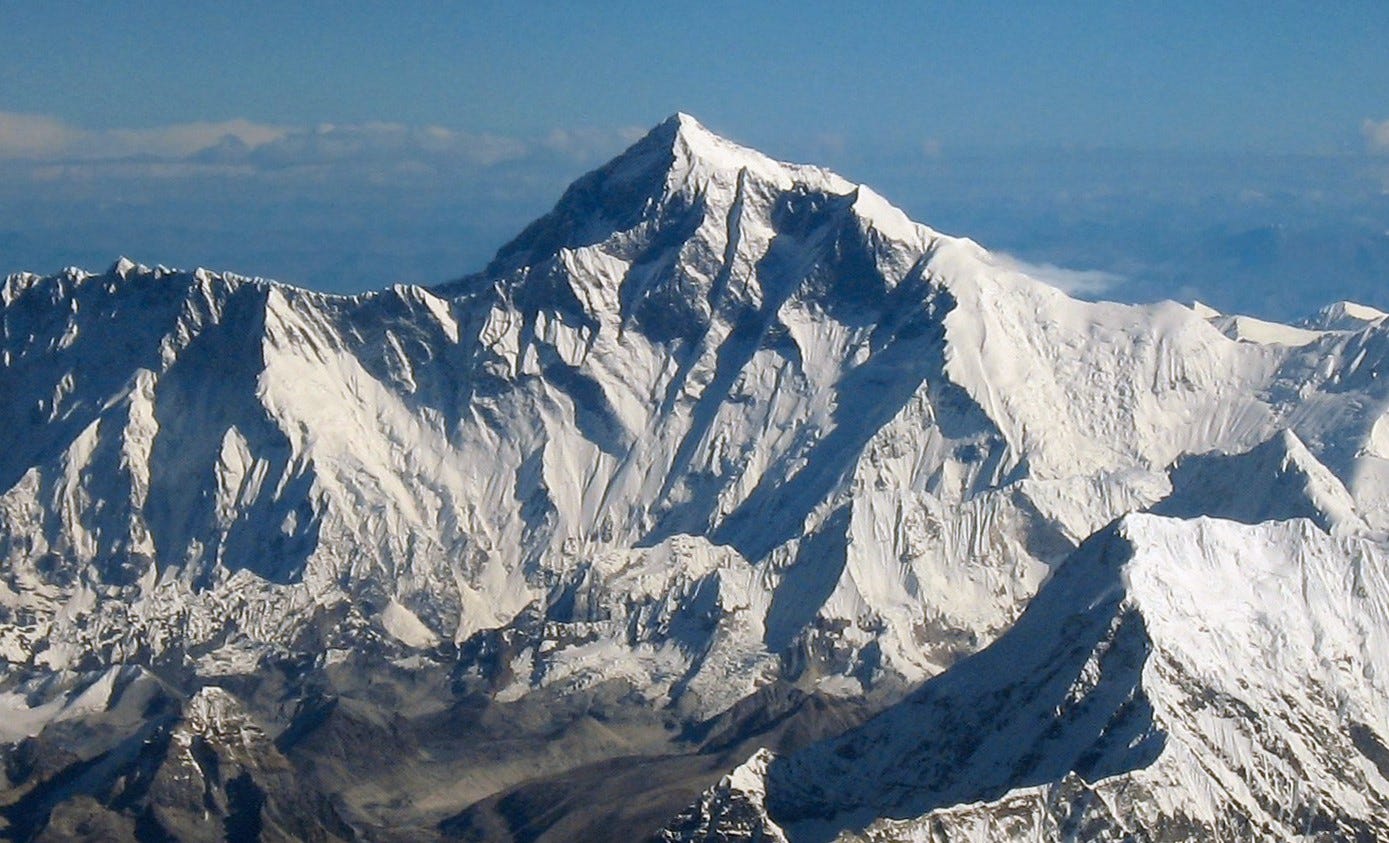 File:Mount Everest as seen from Drukair2 PLW edit Cropped.jpg - Wikimedia  Commons