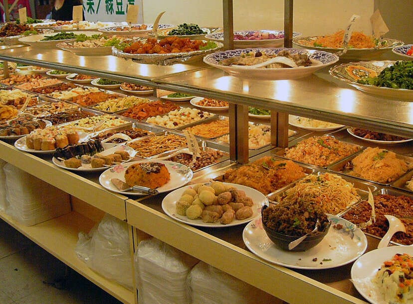 7 foolproof ways to outeat everyone at a buffet - Thrillist