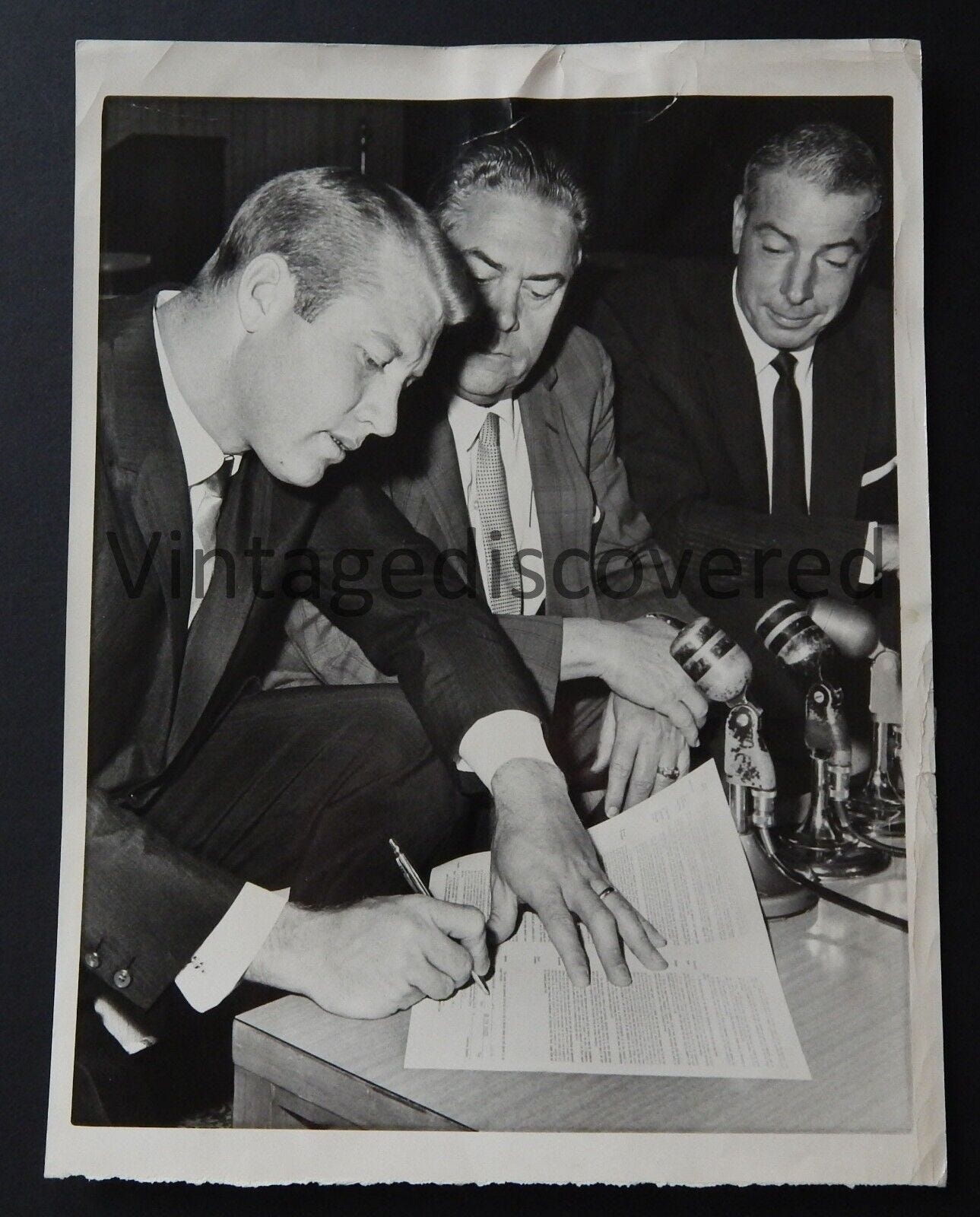 Mickey Mantle New York Yankees Signs $100,000 Contract 1963 Vintage Press  Photo