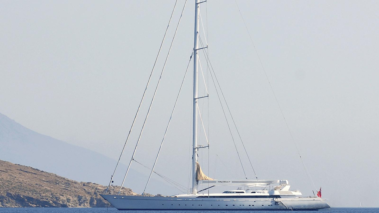 m5-super-yacht-sailing-boat