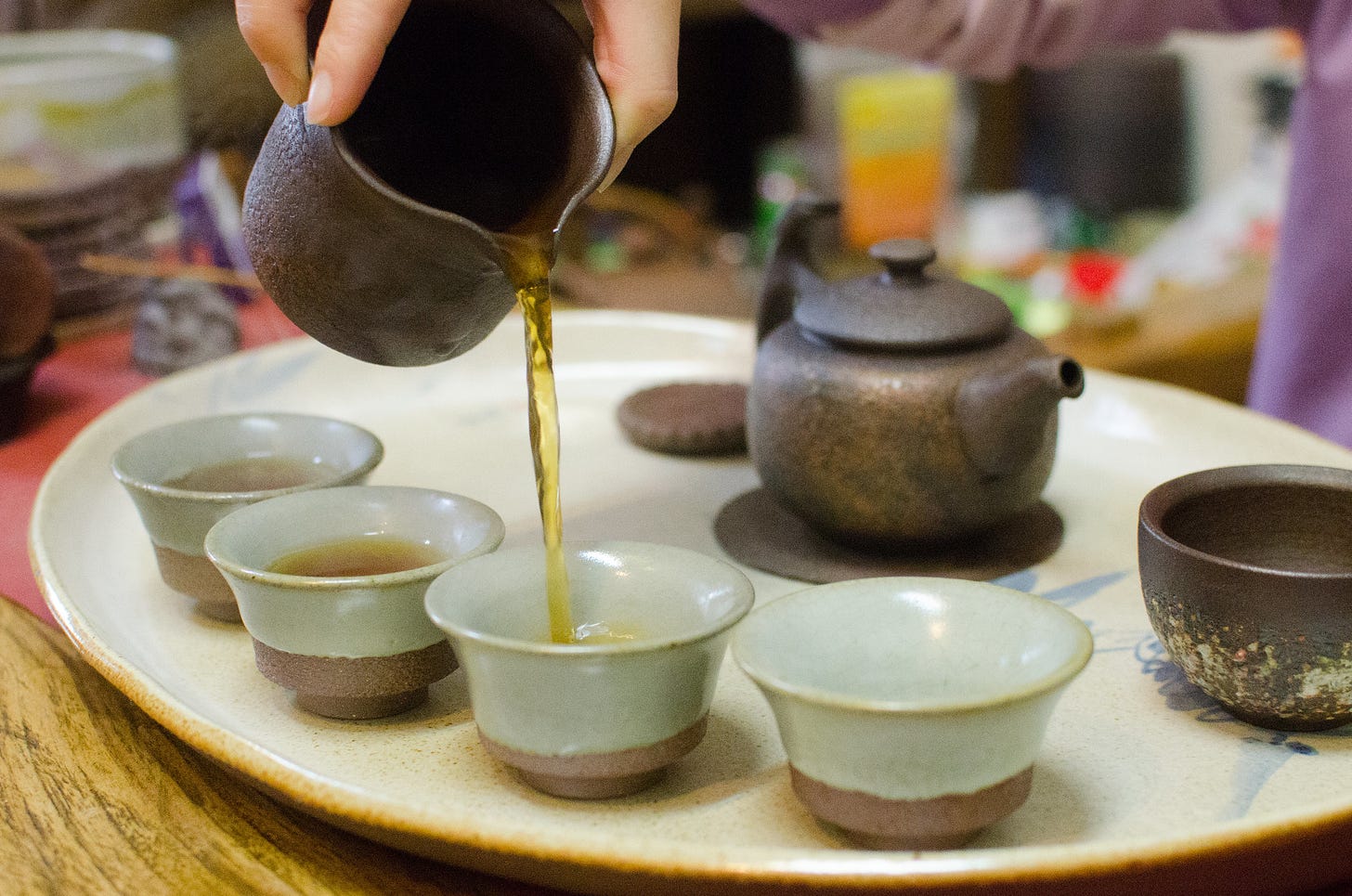 ID: Pouring tea in Taiwan