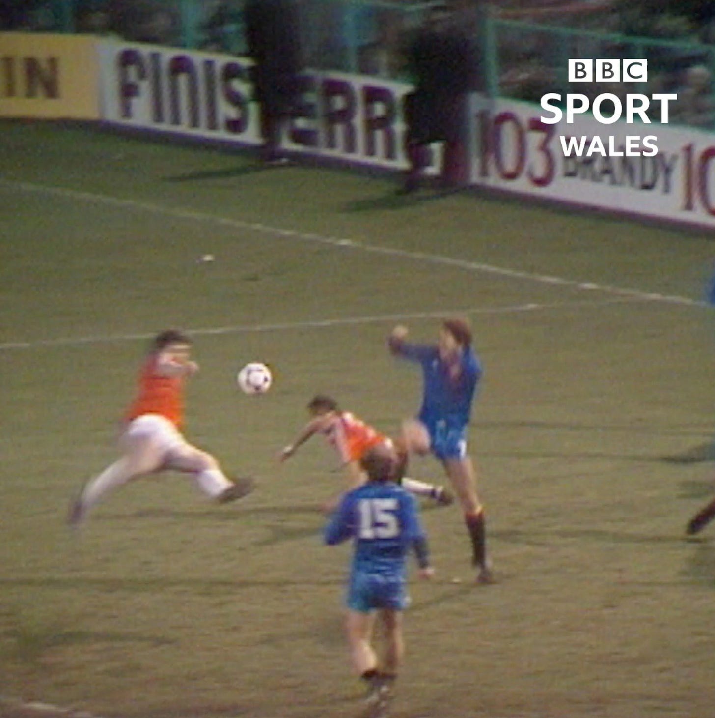 BBC Sport Wales on Twitter: "Mark Hughes' stunning goal for Wales against  Spain in 1985 is still astonishing to watch! 😲 Enjoy.  https://t.co/vbj46OfCIm" / Twitter