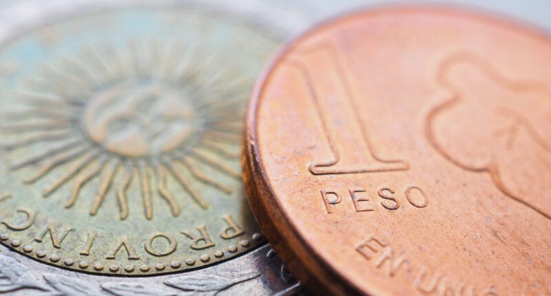Imagem da matéria: Hiperinflação faz argentinos venderem moedas antigas por até nove vezes mais que o valor nominal; entenda