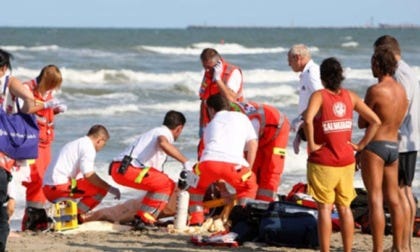 Tragedy in Rosolina Mare: 49 year old dies of a heart attack while in the water