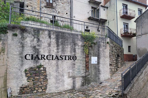 Biancoshock street art Italy Ciarciastro