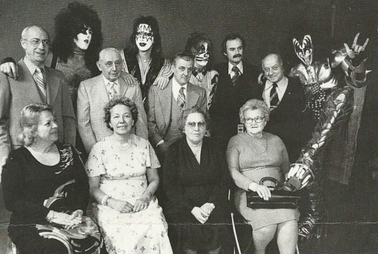 KISS mit ihren Eltern. 1976.