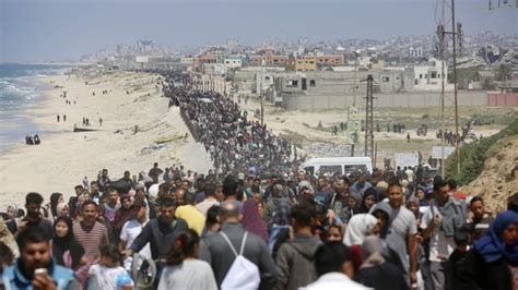 Gazans try to return north after 'open checkpoint' rumour