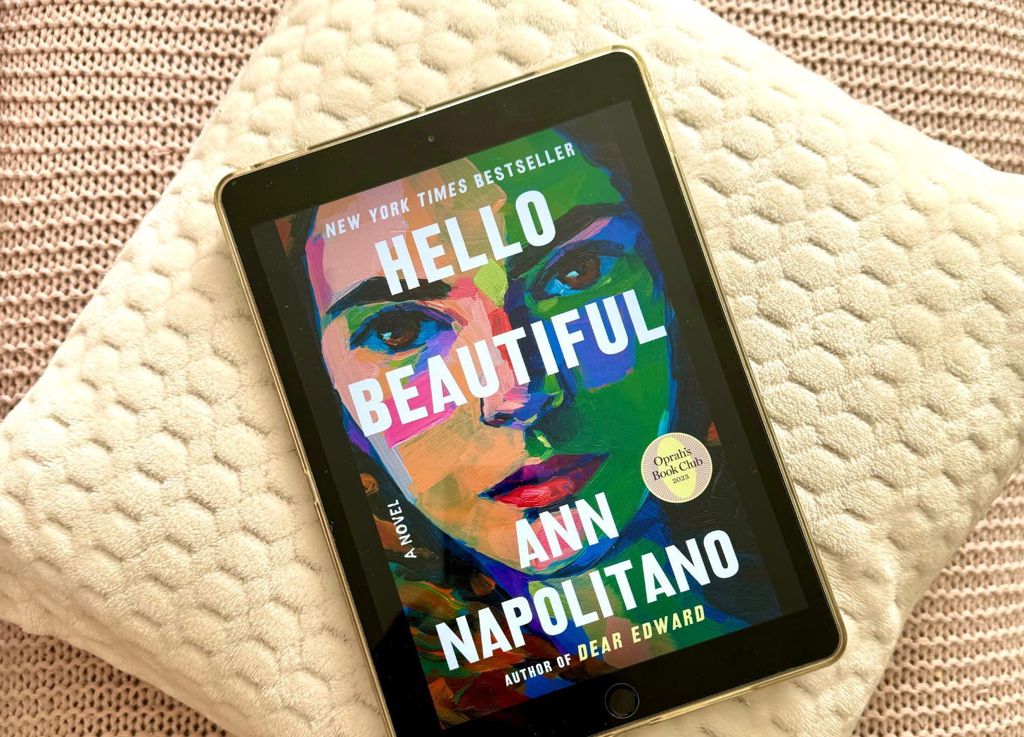 Book cover of Hello Beautiful by Ann Napolitano