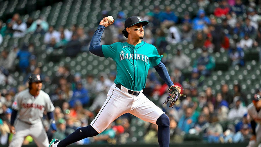 Seattle Mariners infielder tests limits with impossibly slow pitch -  Seattle Sports