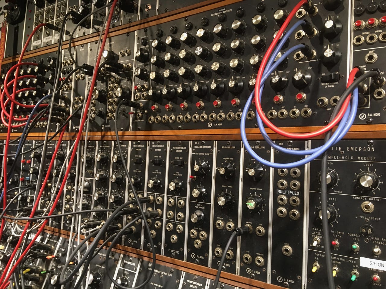 Jim Scott on working with Bob Moog and the World's Most Famous Synthesizer(s)  – EMEAPP