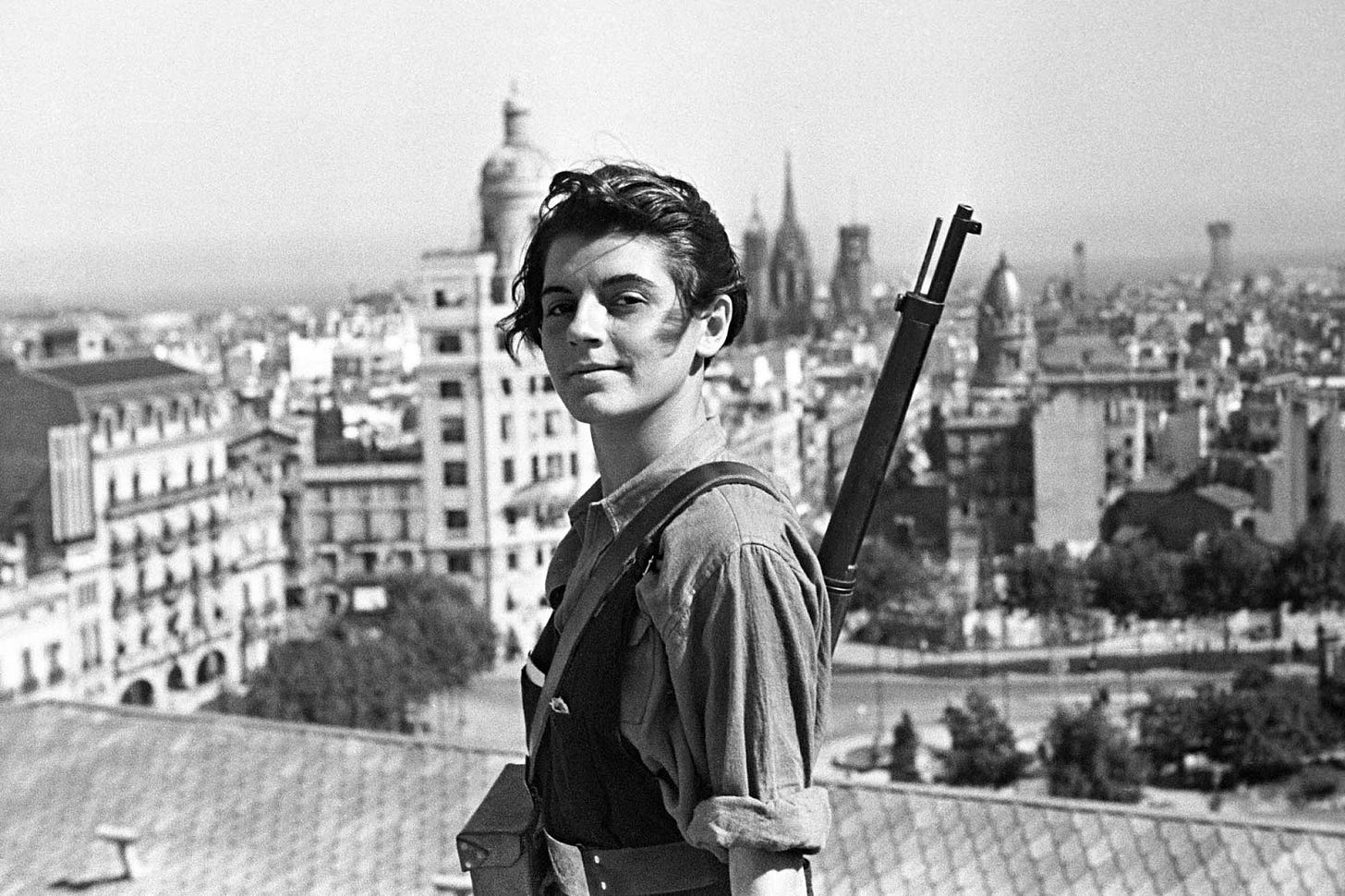 Iconic photo of Marina Ginestà i Coloma by Juan Guzmán on top of the Hotel Colón in Barcelona.