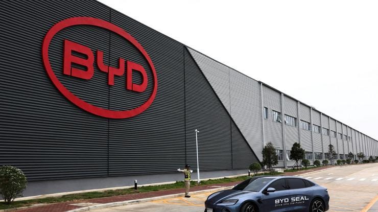 Çinli otomobil üreticisi BYD, Türkiye'ye 1 milyar dolarlık yatırım yapacak  iddiası