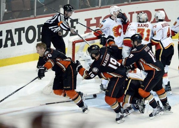 anaheim ducks douse calgary flame stanley cup playoffs blackhawks 2015