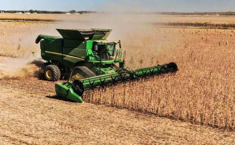 A tractor in a field

Description automatically generated with low confidence
