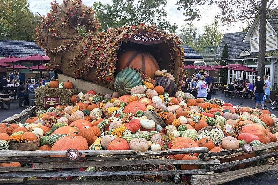 Dollywood Welcomes Fall With Annual Harvest Festival - Smoky ...