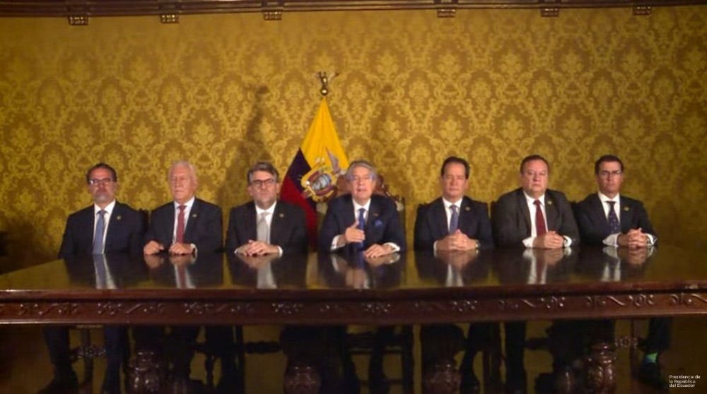 El Presidente de Ecuador disolvió el Parlamento