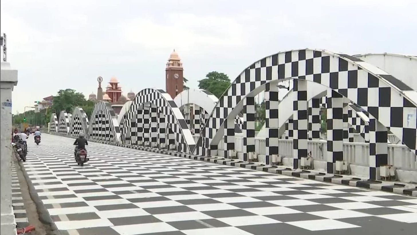 Watch | Chennai's Napier Bridge decked up like a chessboard ahead of  Olympiad | Latest News India - Hindustan Times